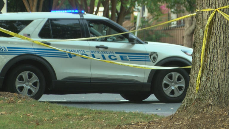 3 people hurt in triple shooting in Uptown Charlotte, police say