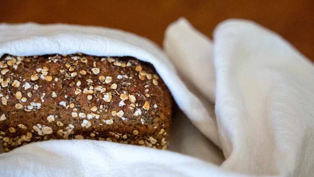 How storage methods affect bread freshness