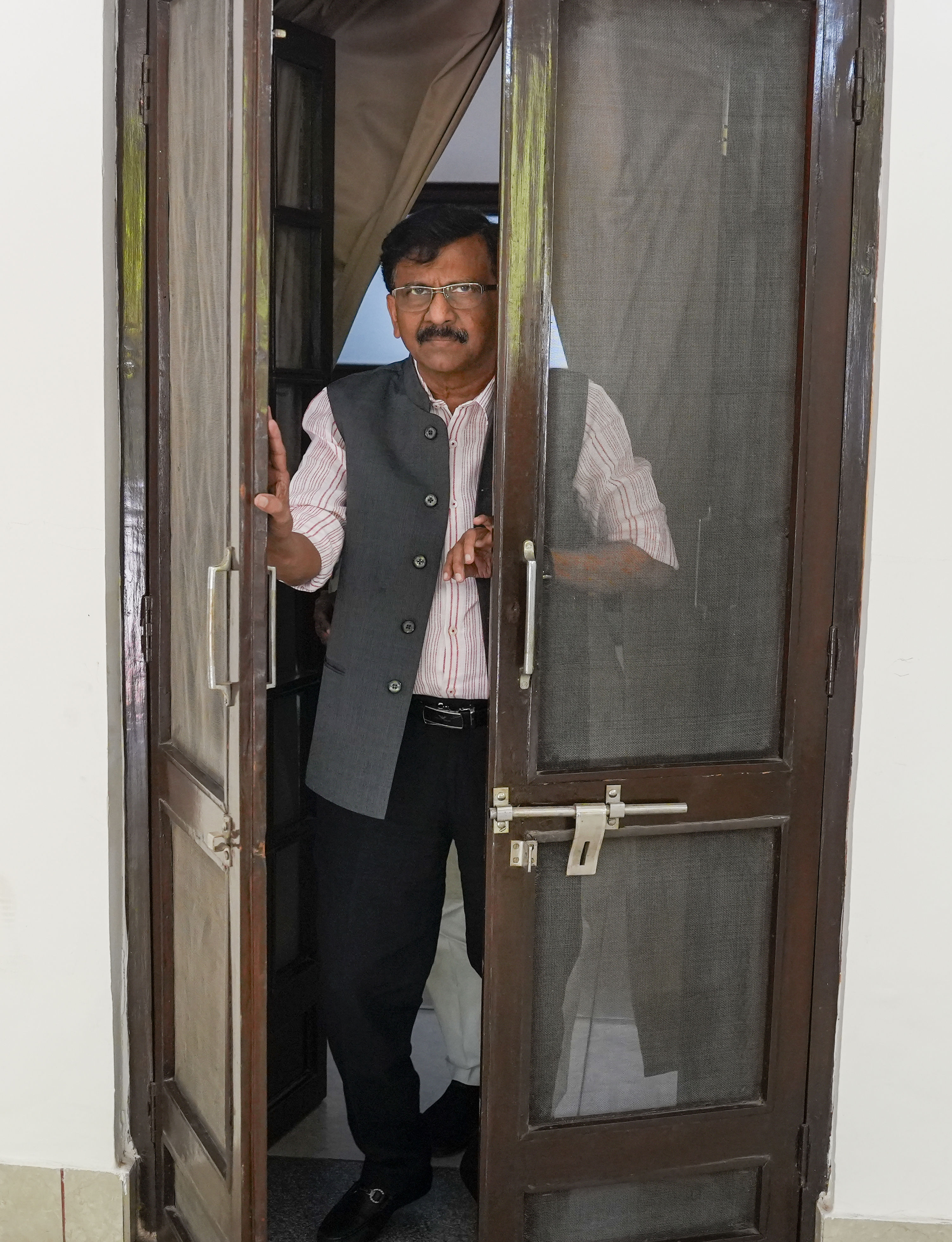 Six Shiv Sena (UBT) MPs skip party meet, switchover to Shinde camp appears imminent