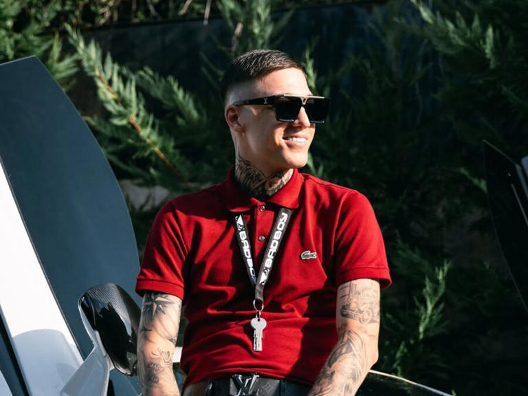 Η μάχη των rap releases που μετατρέπει το ελληνικό καλοκαίρι σε πεδίο ...