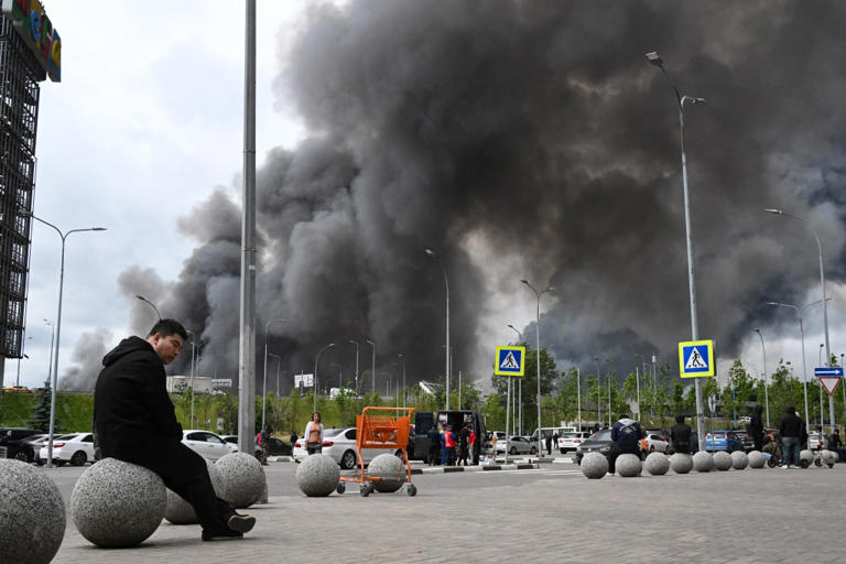 Ukraine hits Moscow oil refinery, disrupting commercial flights in ...