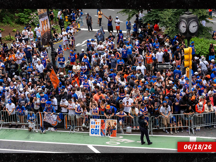 Knicks fans flood New York streets for championship parade, live stream