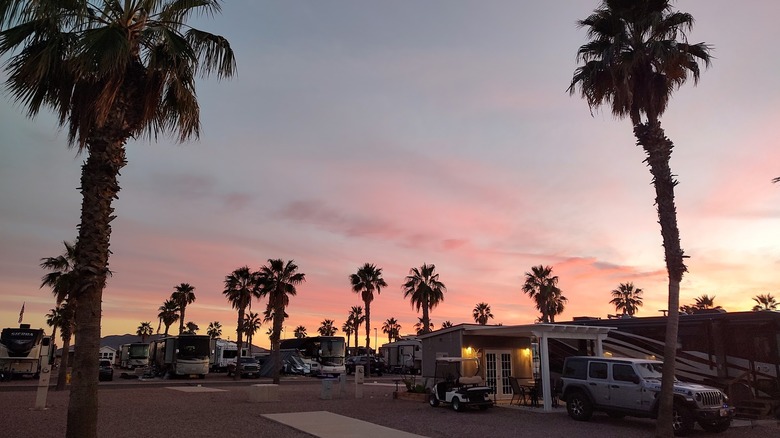 Between Phoenix and Tucson is Arizona's senior-friendly RV campground ...