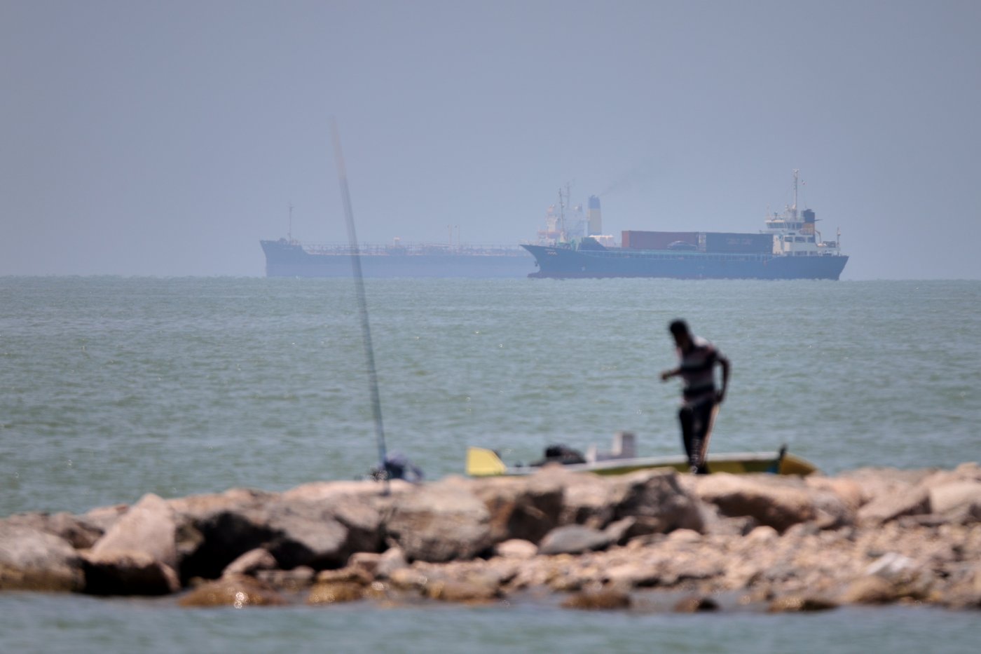 US and Iran sign initial deal to end war, ease sanctions and open ...