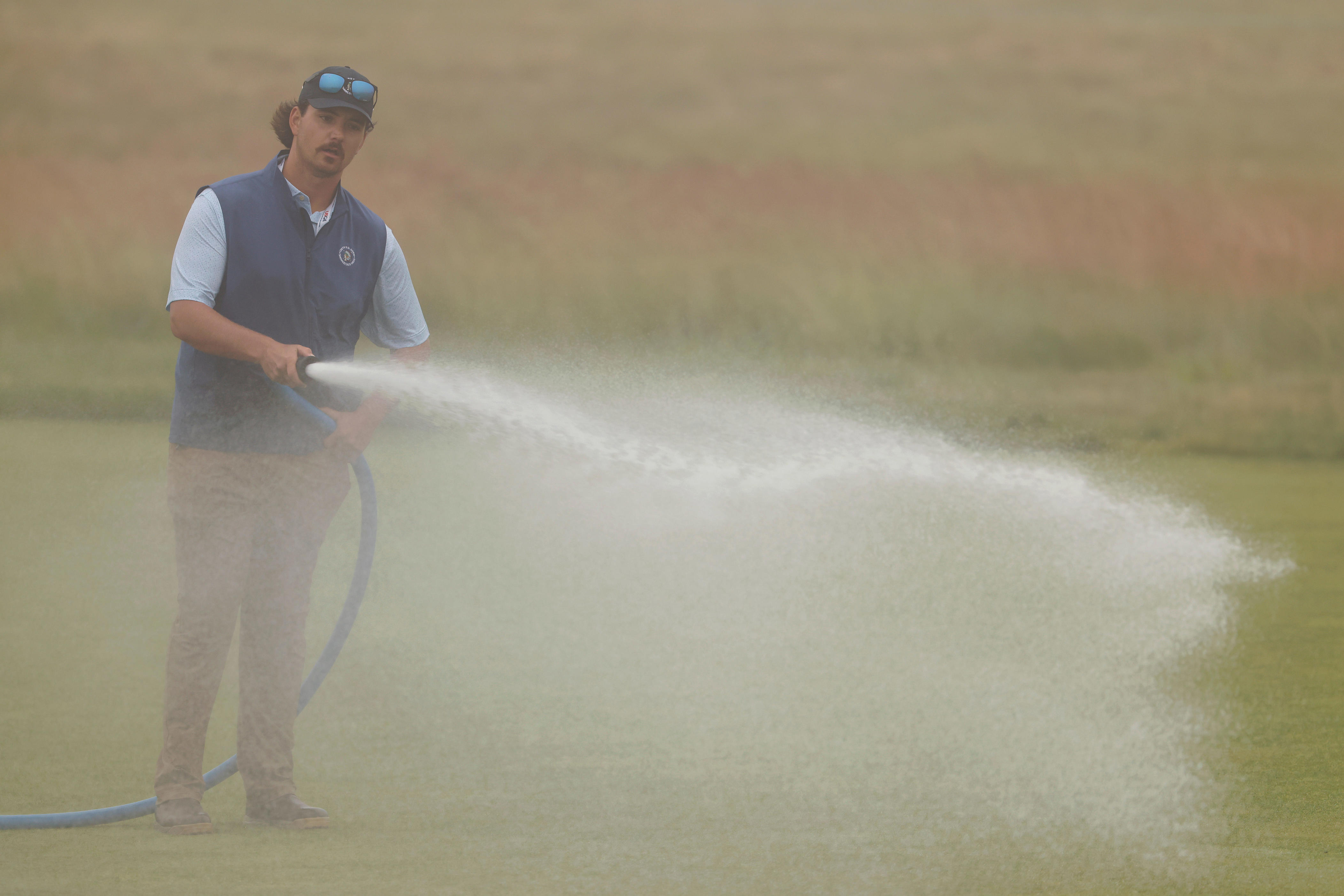 Photos: Shinnecock Hills disappears in fog, suspends 2026 U.S. Open first round