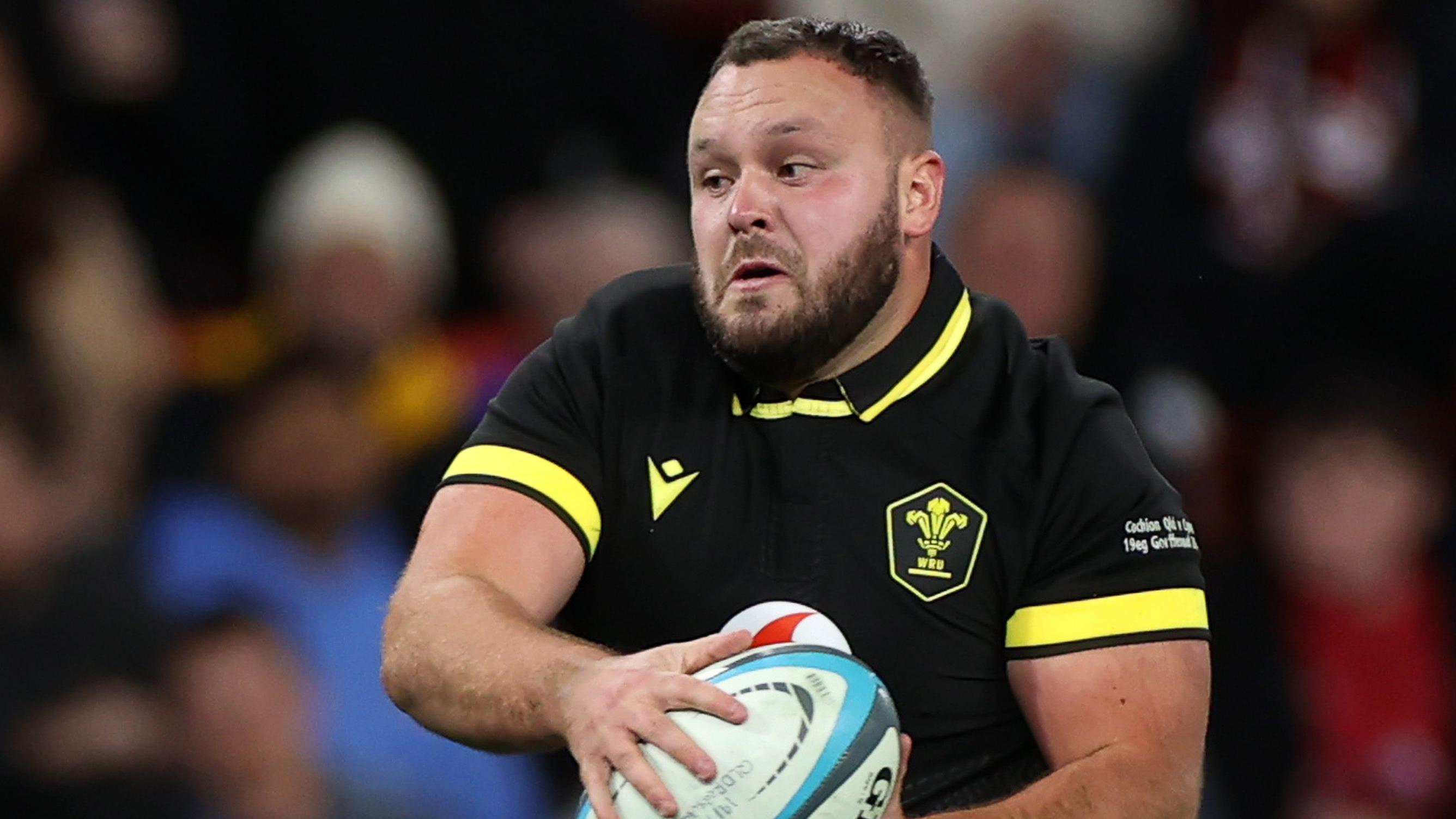 Wales prop O'Connor signs new Scarlets deal