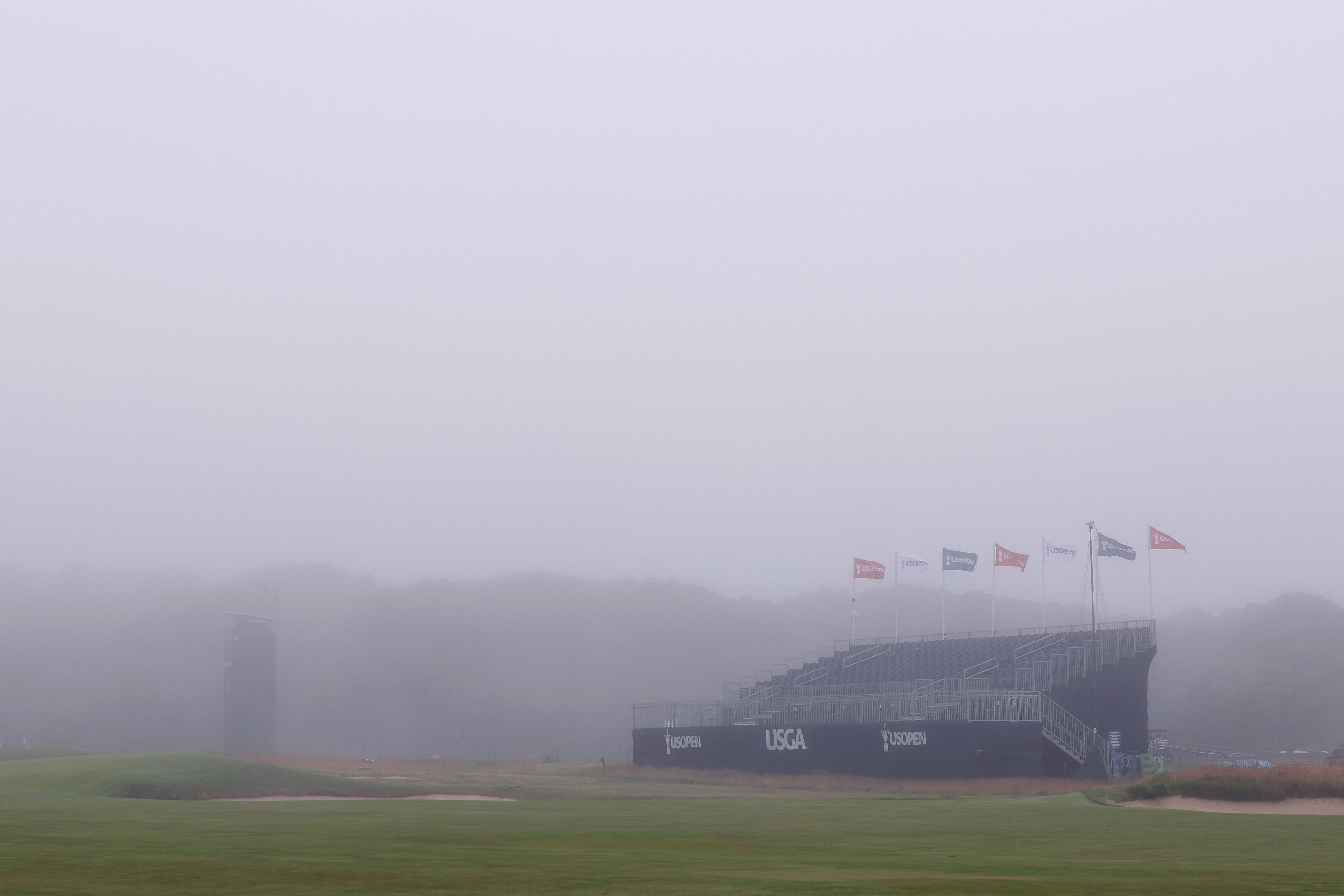 US Open live updates: Winds, fog shake wide-open leaderboard in round 1