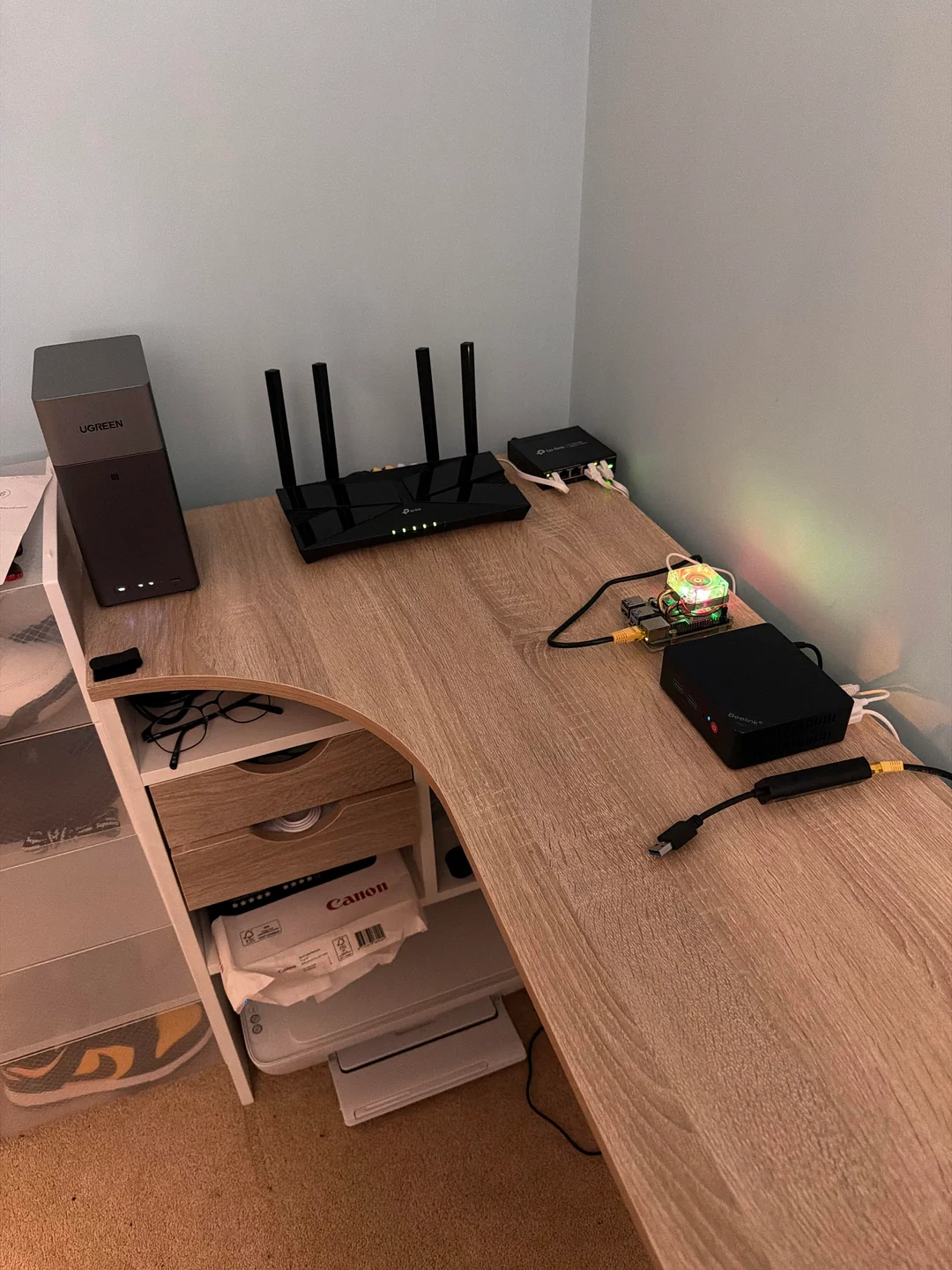 Jovem de 20 anos monta servidor doméstico em rack compacto com Proxmox ...