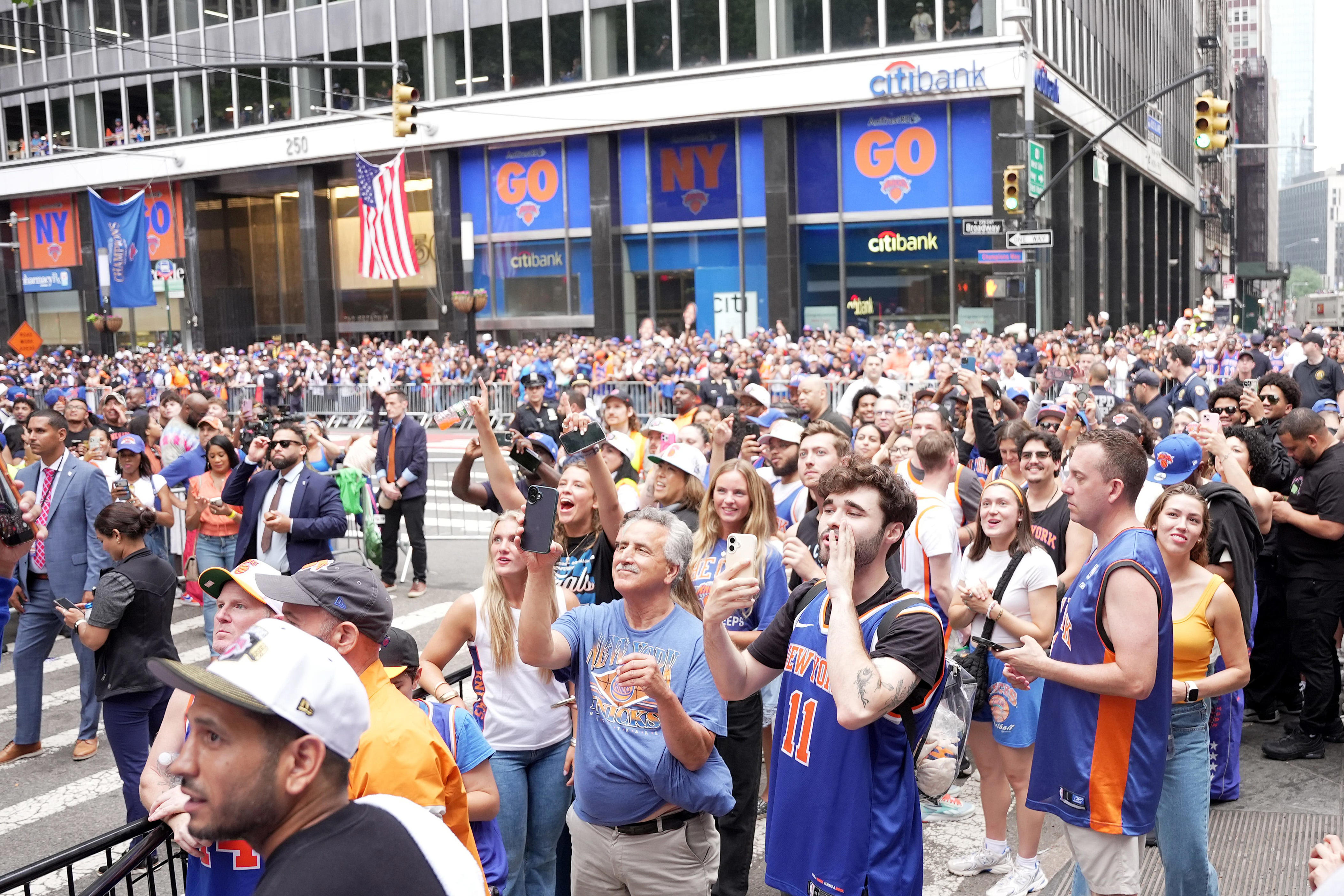 Countless Knicks fans turned away from parade: 'Knew it was going to be ...