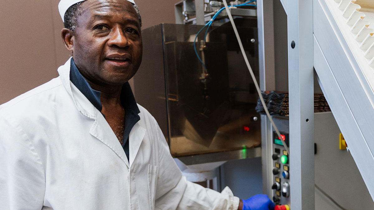 48 People With Jobs So Strange Most People Don’t Know They Exist