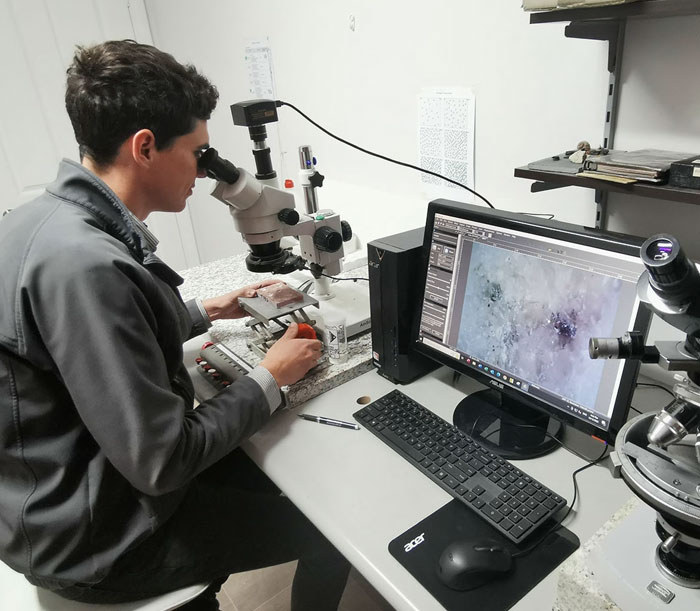 48 People With Jobs So Strange Most People Don’t Know They Exist