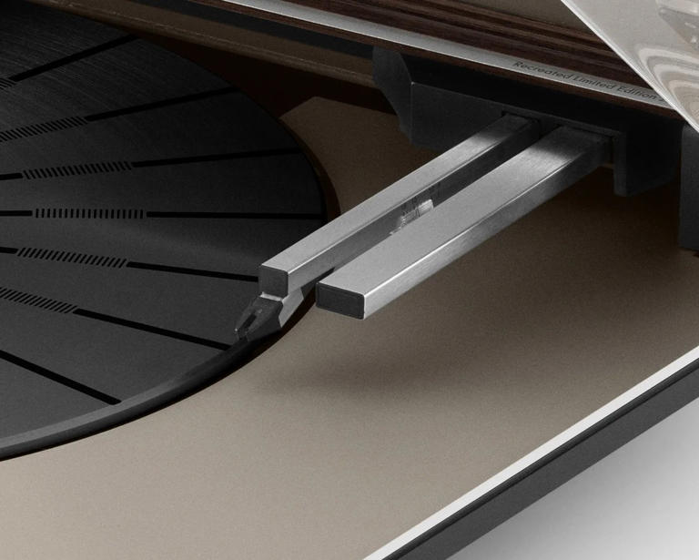 Bang & Olufsen just made its vintage turntable from the 1980s even cooler