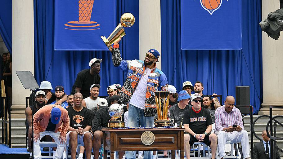 Knicks championship parade: The best moments from New York’s raucous ...