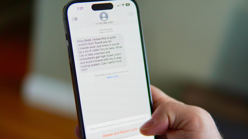FBI warns of fake job texts that steal money and SSNs