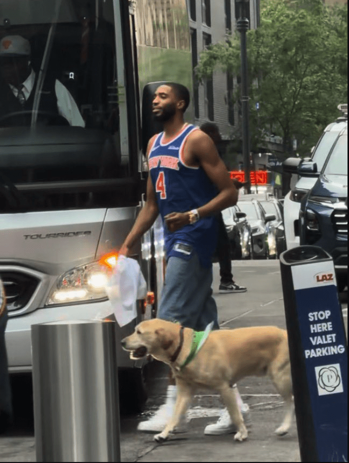 Mikal Bridges brings his dog to Knicks’ championship parade