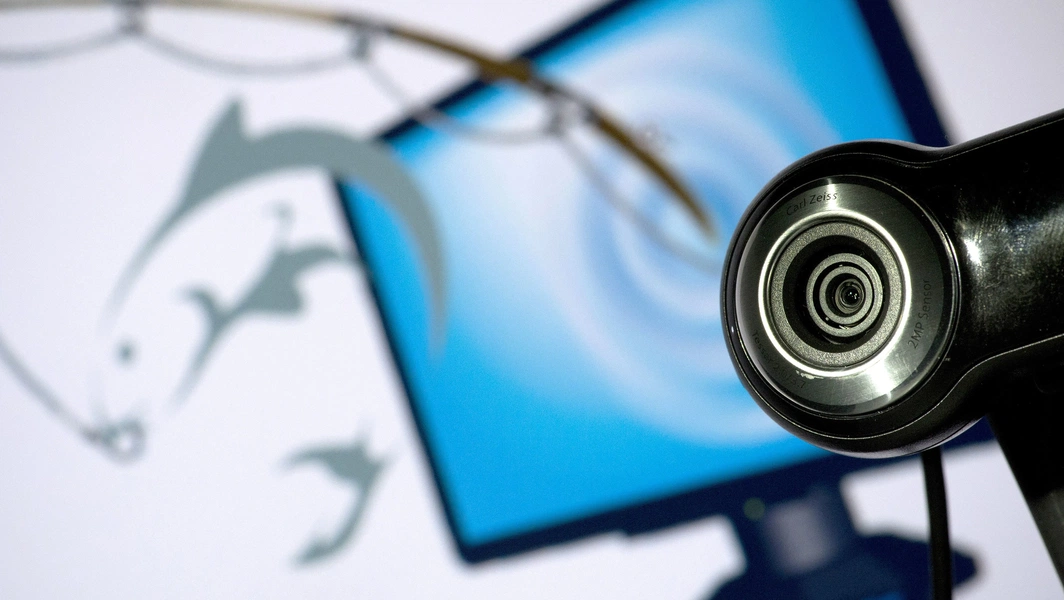 Curated visual reference: Visual Reference: Recognizing And Preventing Webcam Hacking