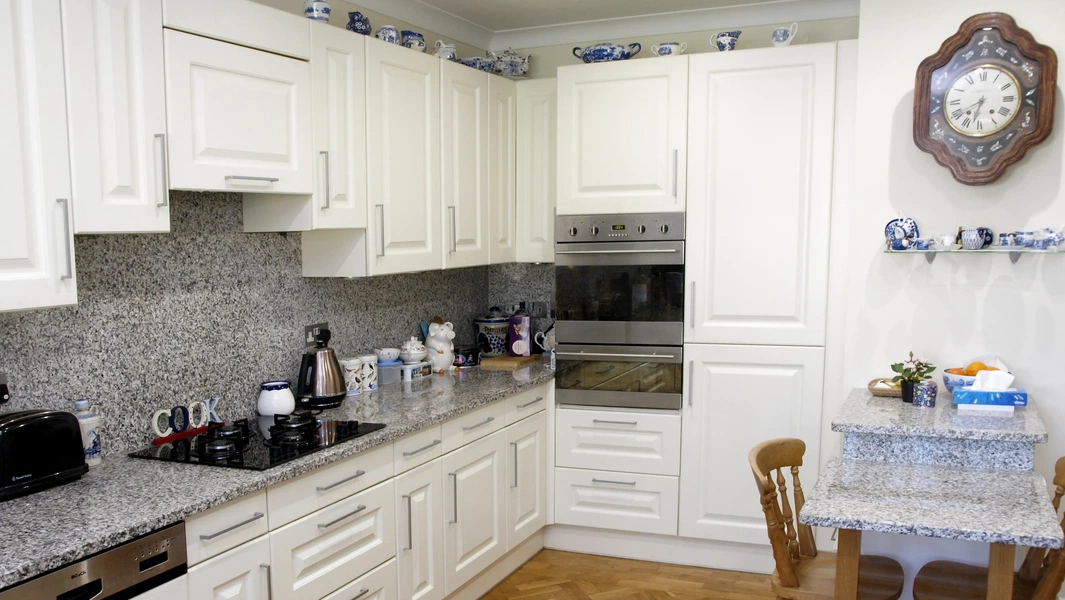 8 kitchen layouts that maximize space and function