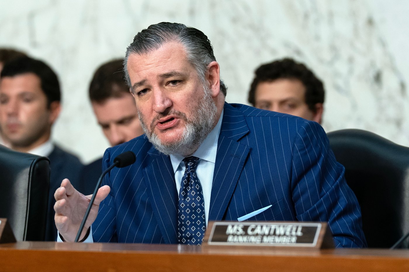 College sports bill clears a key Senate hurdle despite SEC, Big Ten ...