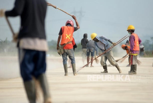 Menjadi raja, bukan hamba di negeri sendiri