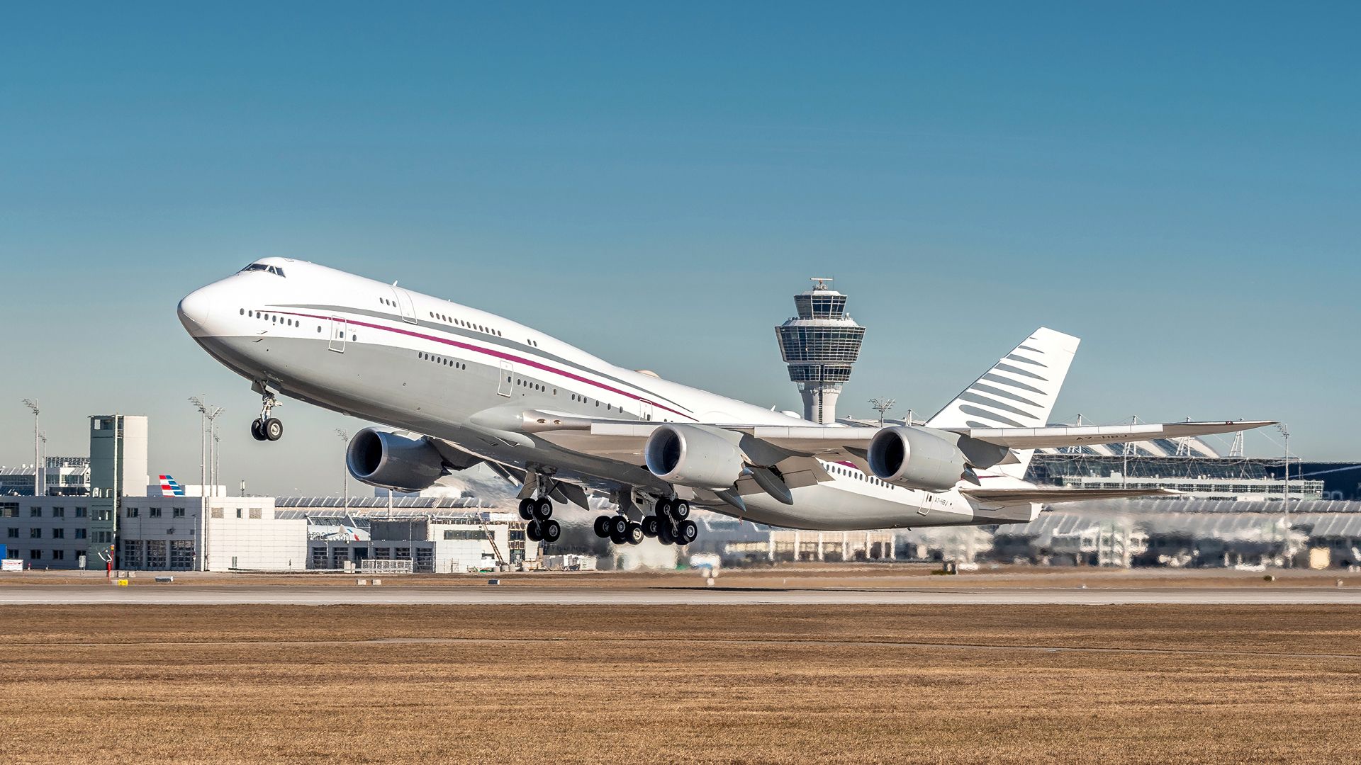Air Force One’s new look: Ex-Qatari Boeing 747 rolls out in Trump’s new ...