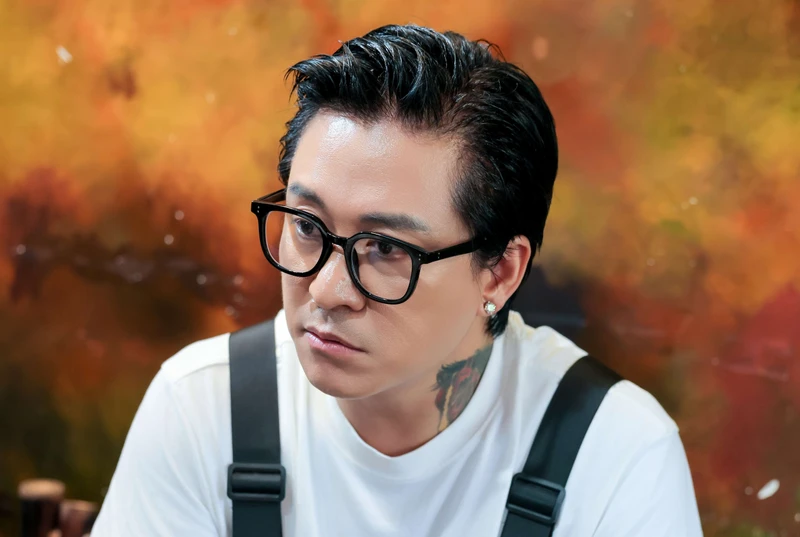 Tuấn Hưng thông báo 'nóng'