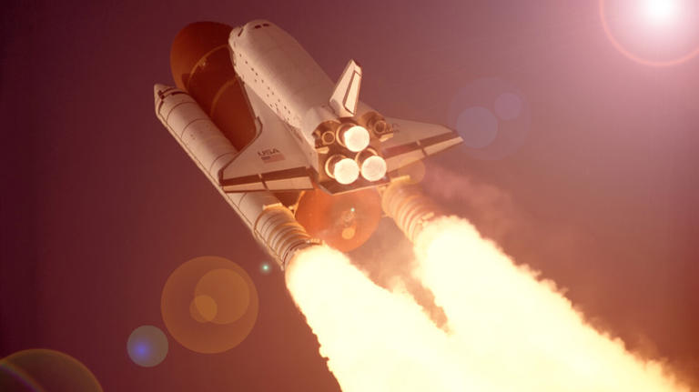 Liquid vs. solid fuel rockets: What's the difference?
