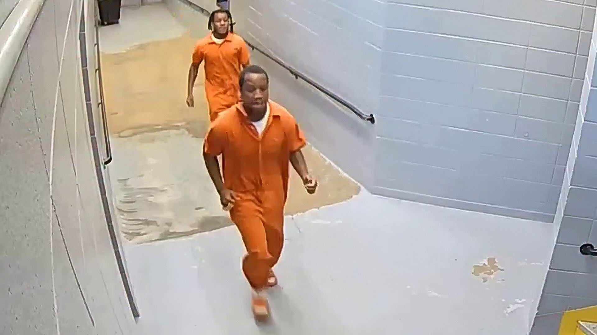 Two escaped North Carolina inmates arrested at Asheville home