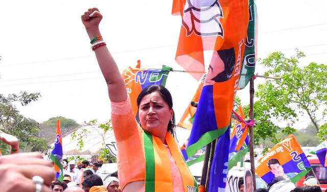 Navneet Rana Affirms Loyalty to BJP Amid Rajya Sabha Speculations