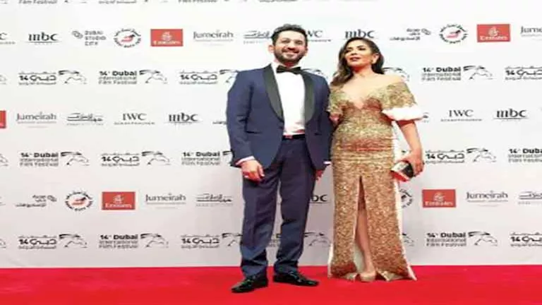 النجم أحمد حلمي والنجمة منى زكي على الريد كاربت