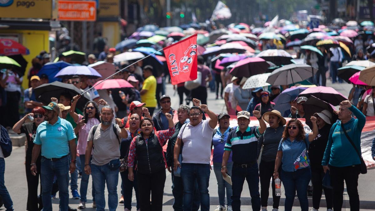 Marcha y bloqueos CNTE hoy 9 de junio en CDMX en vivo | Manifestantes ...