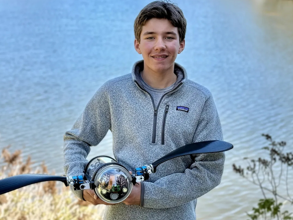 A 15-year-old from Ontario built a bionic underwater robot turtle that ...