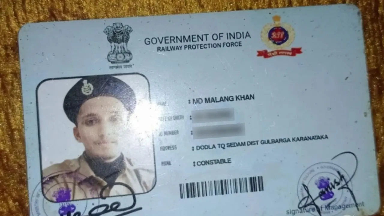 Fake RPF personnel caught travelling ticketless in Mumbai AC local train