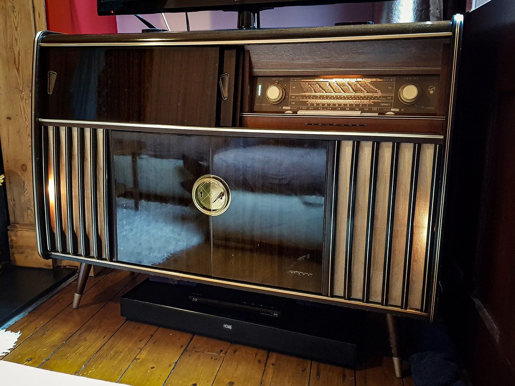 15 vintage radios from the ’50s and ’60s that audio enthusiasts want