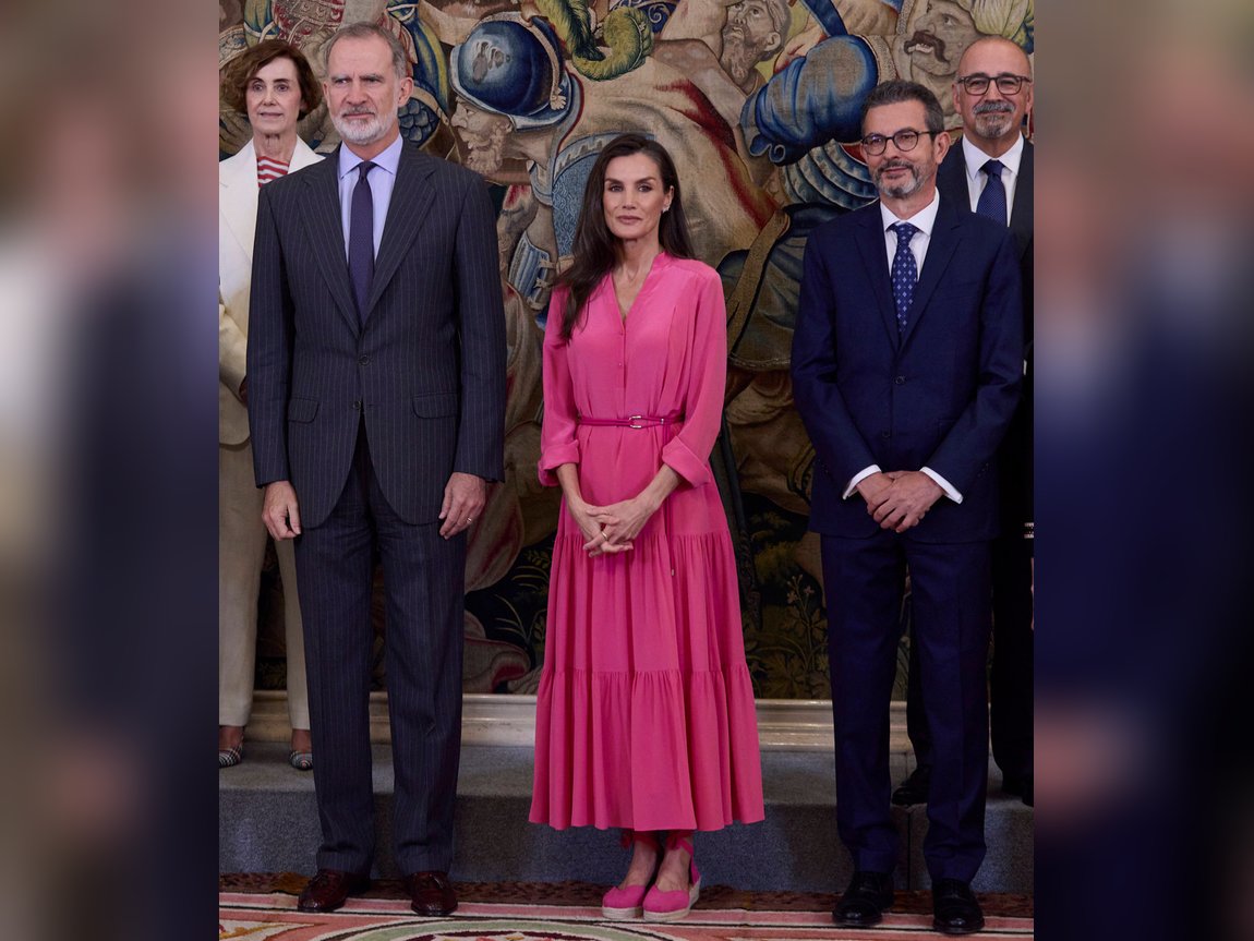 letizia pink dress Product Questions  Queen Letizia of Spain Fuchsia Cocktail Dress Reina  Letizia Awards TCD8578