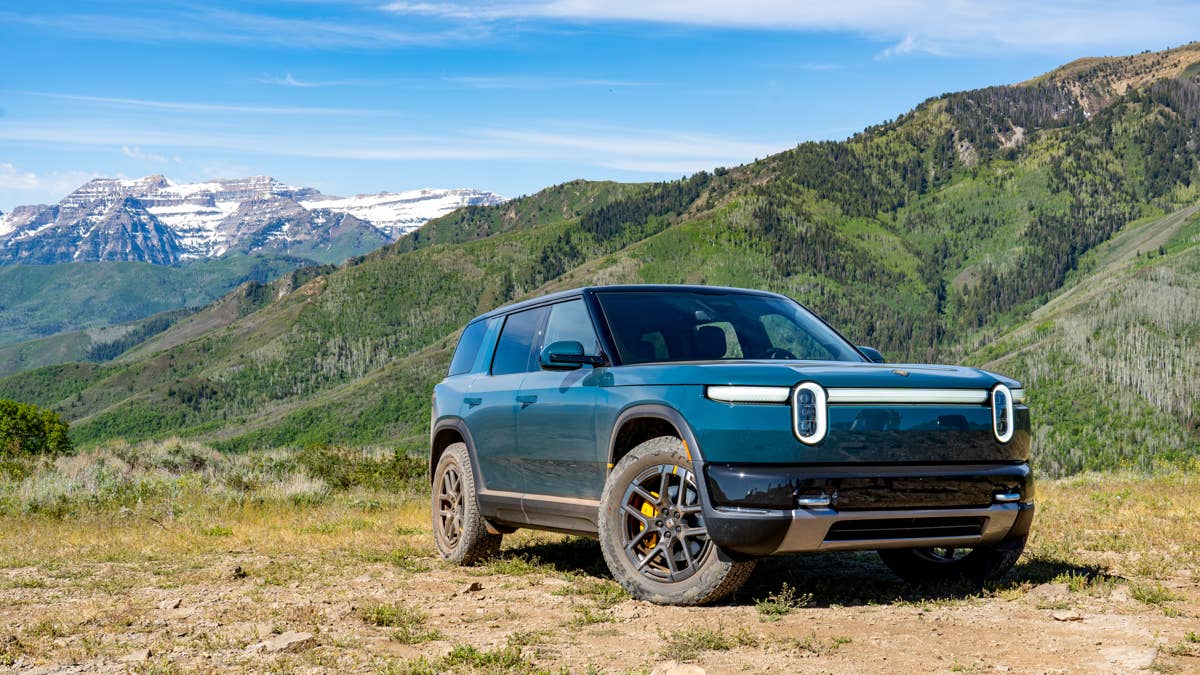 2027-rivian-r2-performance-3