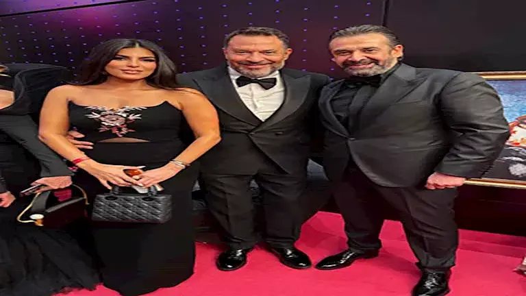 ماجد المصري وزوجته مع كريم عبد العزيز
