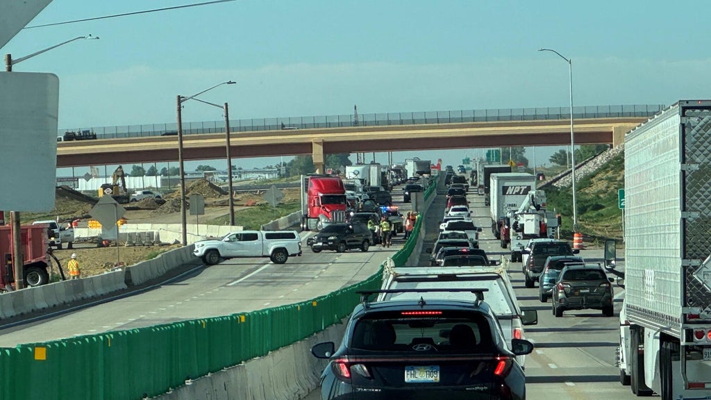 Northbound I-25 reopens in northern Colorado at Mead exit after crash