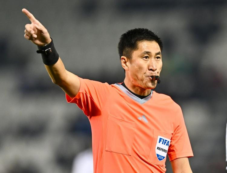 Coupe du monde 2026. Puisque leur sélection n'est pas qualifiée, les Chinois vont supporter... un arbitre
