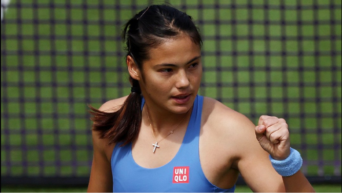Tennis: WTA - Queen's - A la maison, Emma Raducanu renoue avec le ...