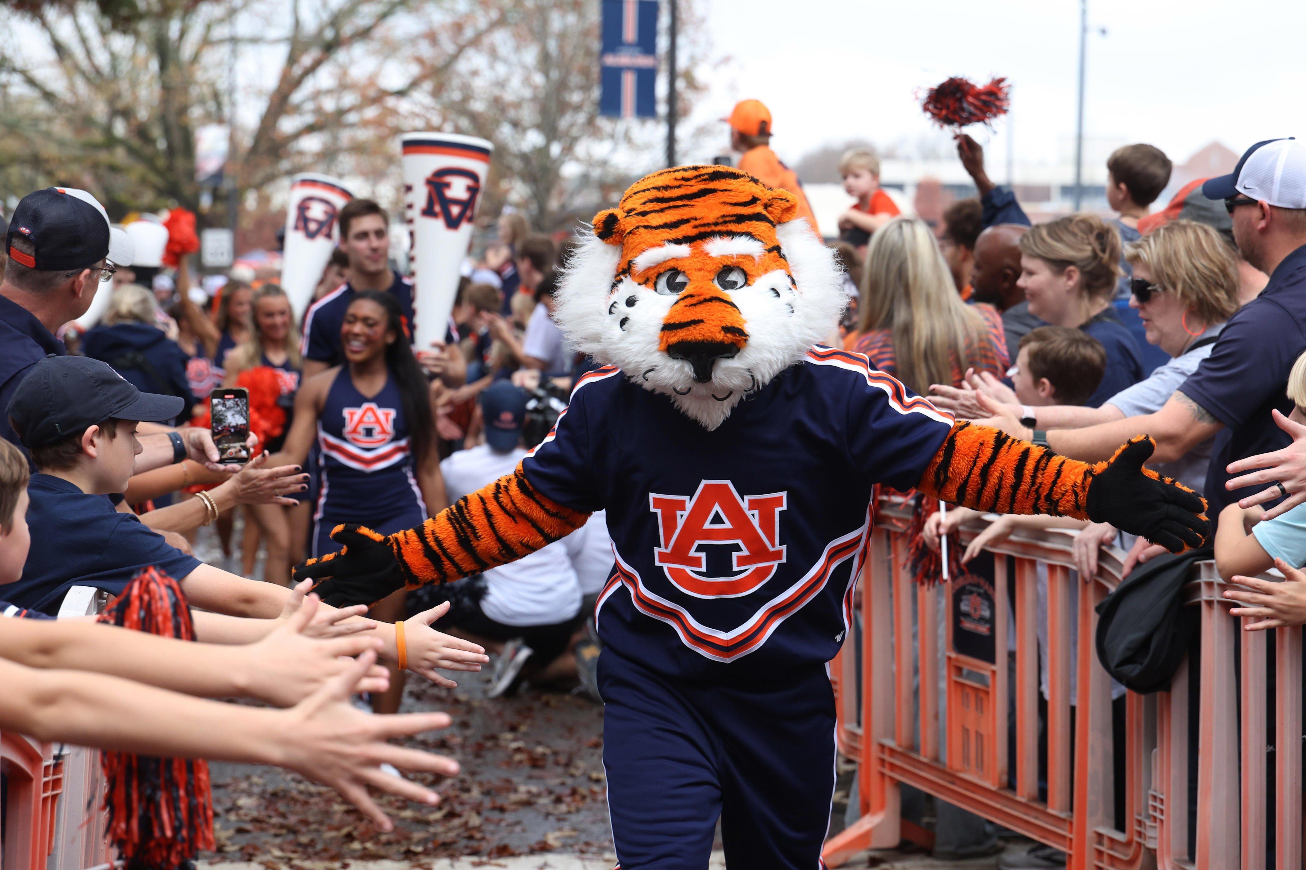 Recruiting update: Where Auburn ranks after landing two key commits