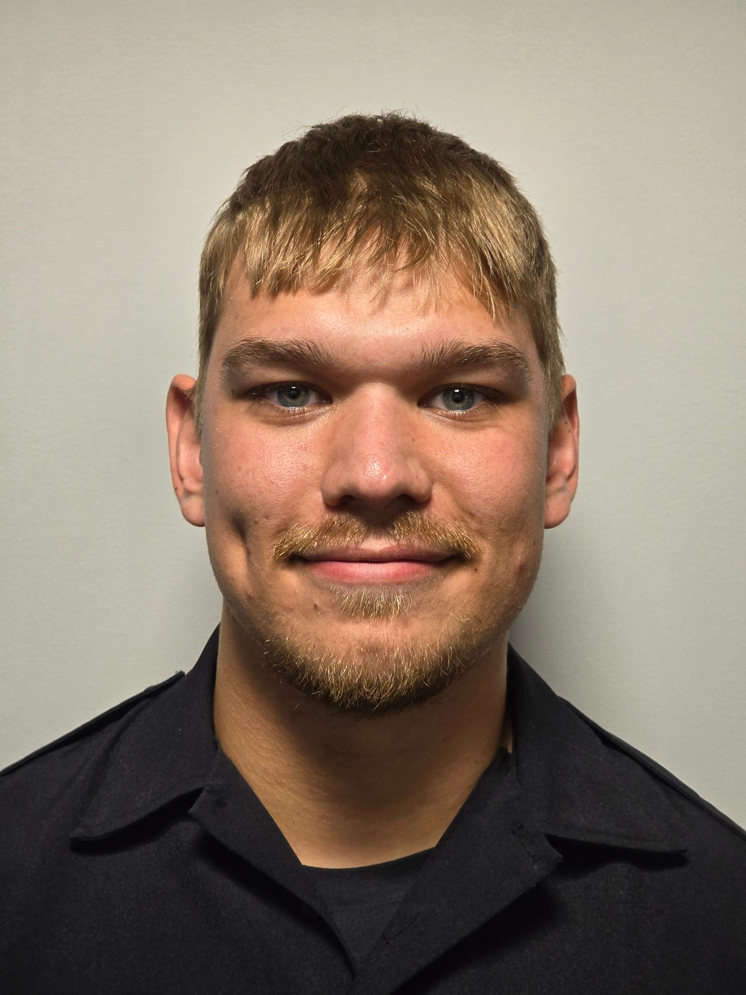 Alliance police officer arrested after crash and chase in Austintown