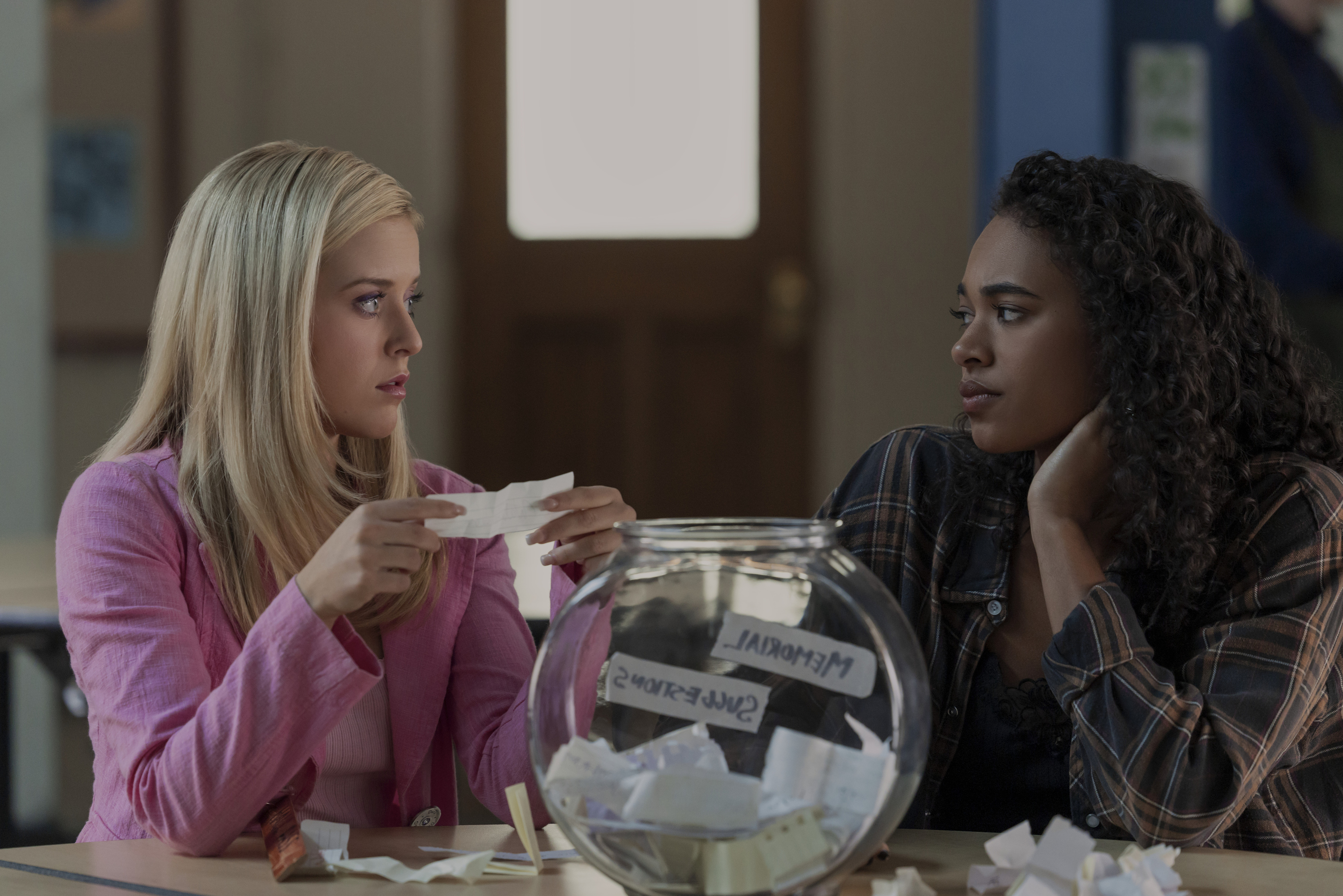 'Elle' trailer Lexi stars in 'Legally Blonde' prequel series