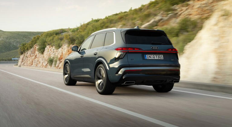 2027-audi-q7-and-sq7-arrive-with-more-power-chatgpt-and-digital-lighting