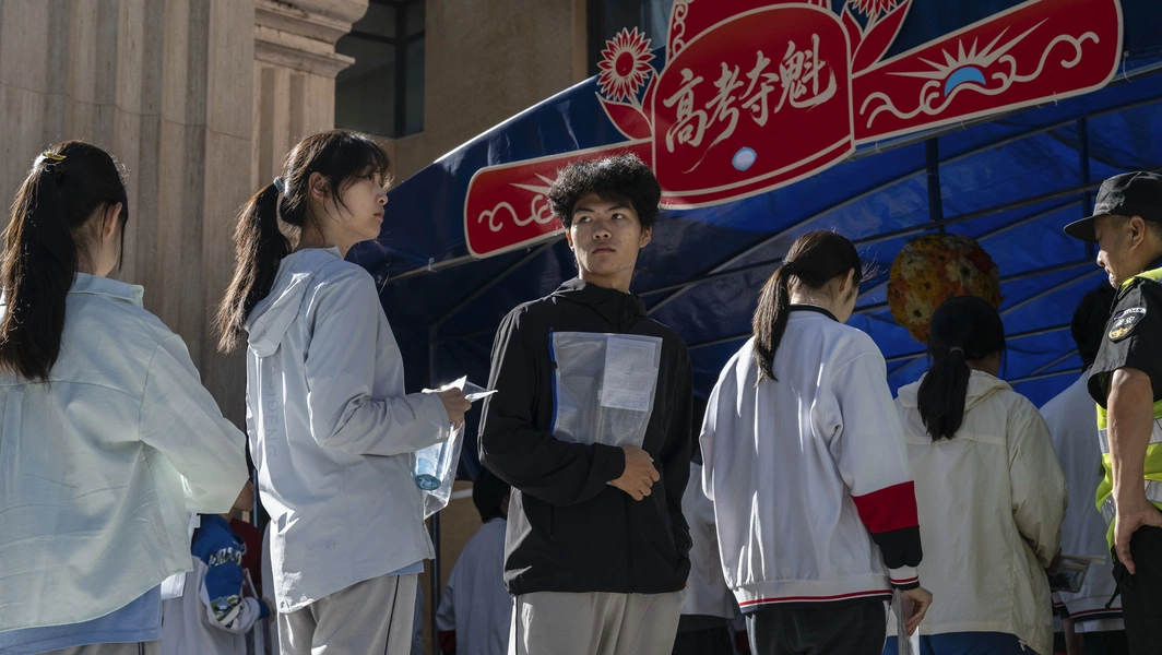 Gaokao good-luck ritual goes viral as candidate numbers fall