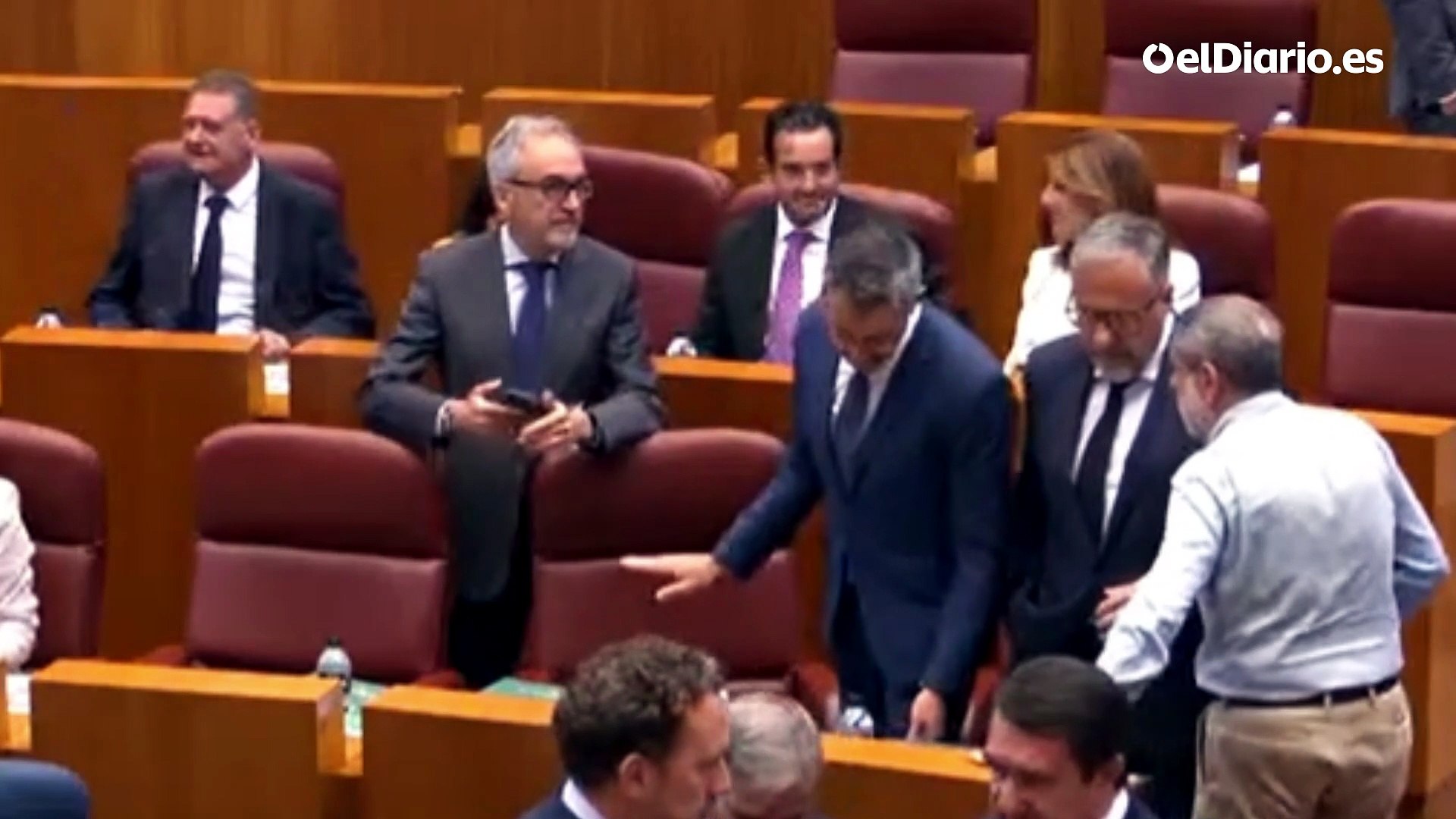 La 'pelea' de dos diputados de Vox por quedarse un sillón en las Cortes ...