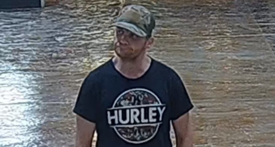 Douglas County deputies looking for fraud suspect