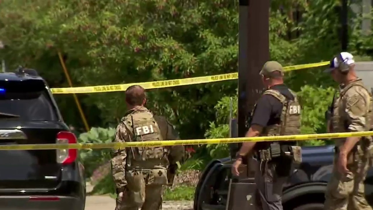 Standoff in Minneapolis after suspect fires at authorities