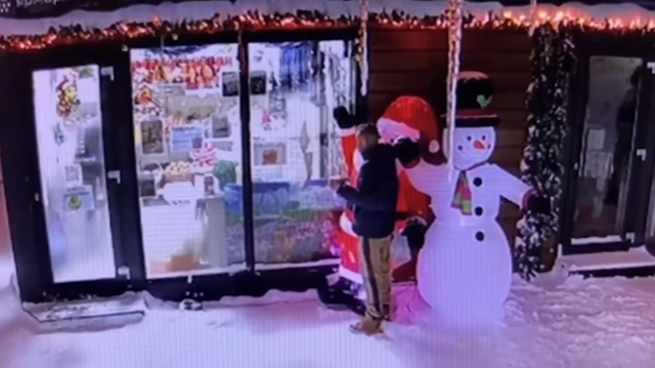 Life-size Santa decoration suddenly disappears