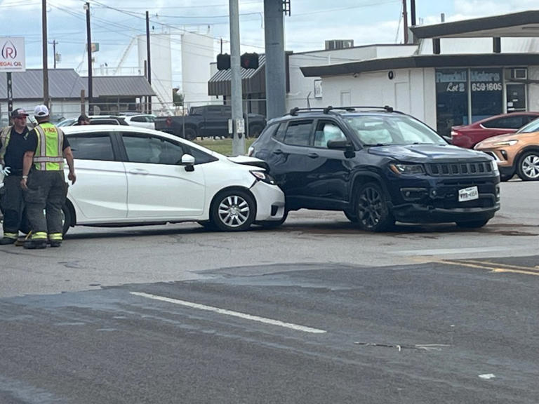 1 taken to hospital after rush hour crash on Pulliam Street