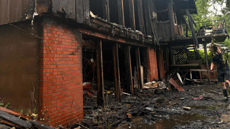 Kansas City house fire displaces adult and child, injures three ...